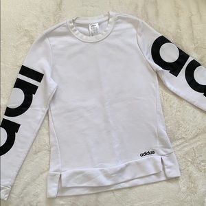 Adidas XS Woman’s Pull over sweater